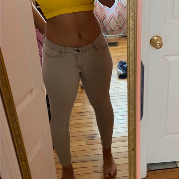 Khaki Hollister Jeans - Picture 4 of 5